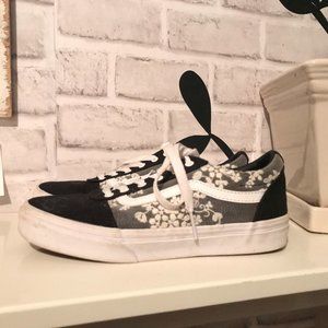 VANS Floral Gray/Black/White Skater Shoe